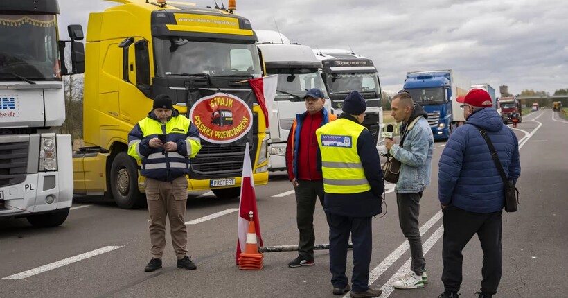 Протест польських фермерів спричинив величезний затор на польсько-німецькому кордоні