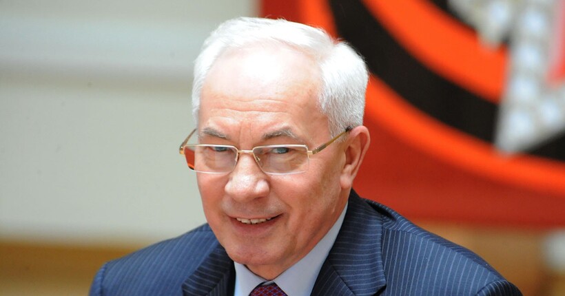 До суду передали справу Азарова та його помічниці 