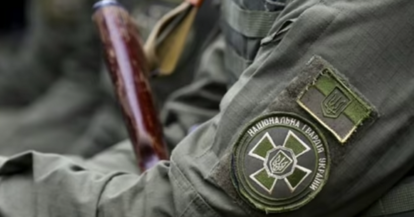 Нацгвардійці влучили по авто з офіцерами рф