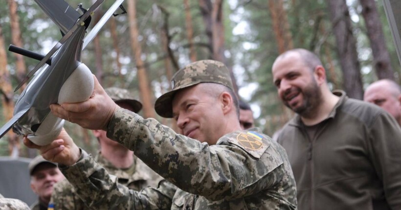 Сирський та Умєров ознайомились з розробками техніки і зброї від українських виробників