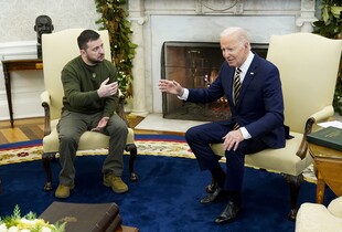 Що кажуть експерти про допомогу США Україні: які умови, перспективи ухвалення та надання