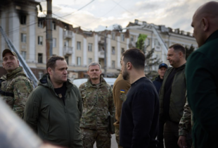 Зеленський приїхав у Дніпро після потужної нічної атаки рф