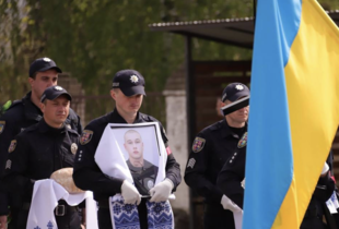 На Вінниччині поховали загиблого 20-річного поліцейського Максима Зарецького (фото)