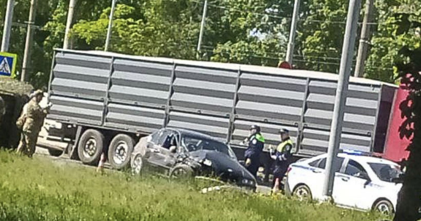 Ракета з російської ППО влучила у авто з цивільними в Маріуполі: постраждалим ампутували кінцівки