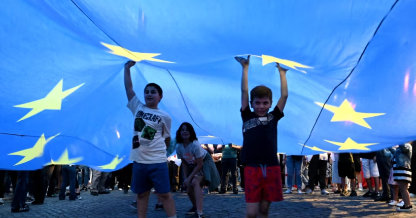 У Євросоюзі заборонили трансляцію чотирьох російських пропагандистських ресурсів 