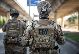 СБУ затримали зрадника, який допомагав ворогу будувати блокпости на окупованих територіх Харківщини 
