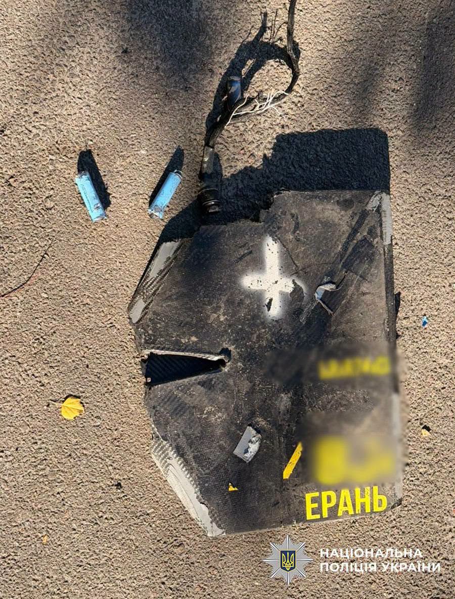 Російська "Герань" вдарила по школі у Києві. Фото: поліція