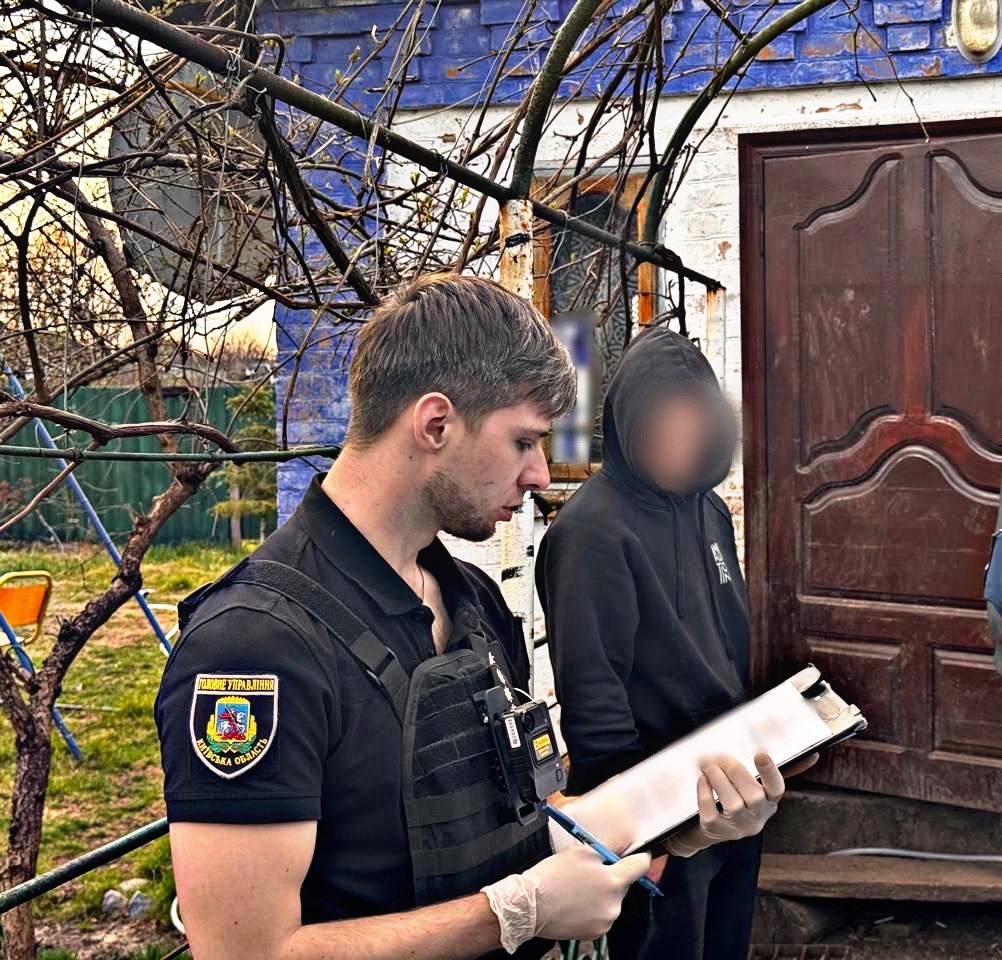 побили хлопця