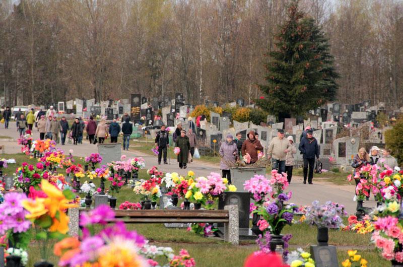 Яку їжу не можна нести на кладовище