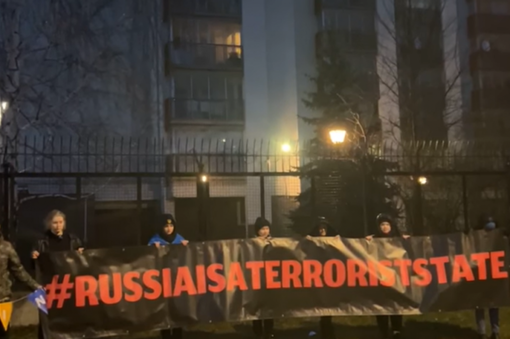 В Польщі російські дипломати прокинулись від вибухів і сигналу тривоги