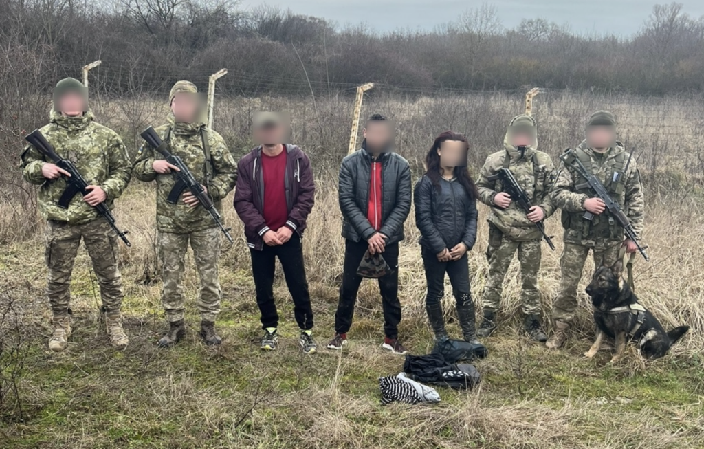Затримання ухилянтів на кордоні - щодня незаконно виїхати намагаються 20-40 осіб.