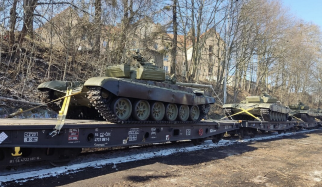 Бойові танки для України - чим допоможуть на полі бою.