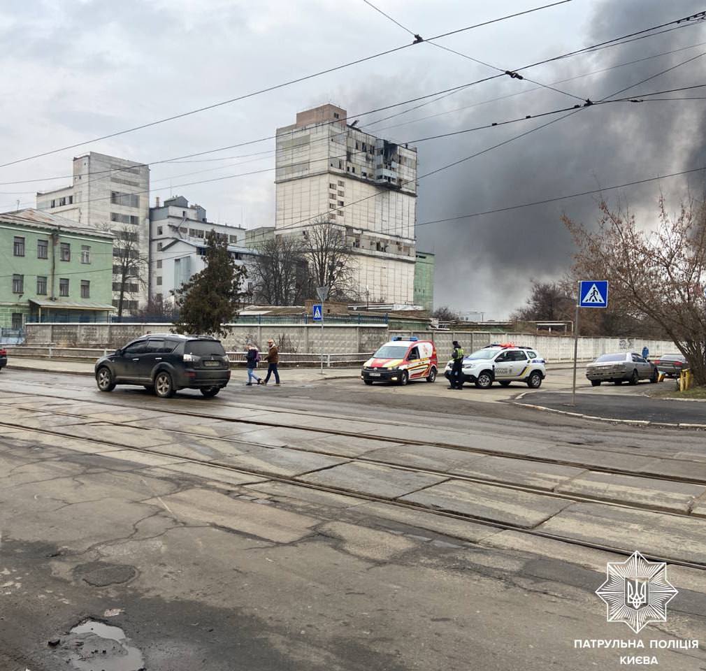Патрульна поліція столиці перекрила декілька доріг