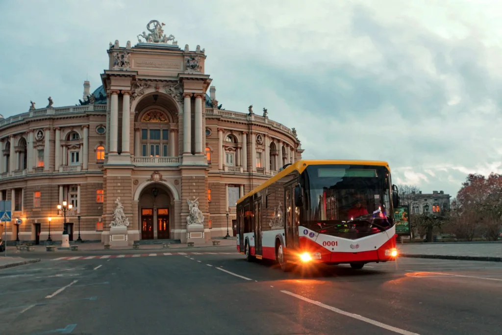 В Одесі після атаки росіян не працює міський електротранспорт