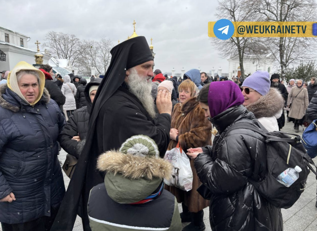 УПЦ МП виїжджає з Києво-Печерської лаври