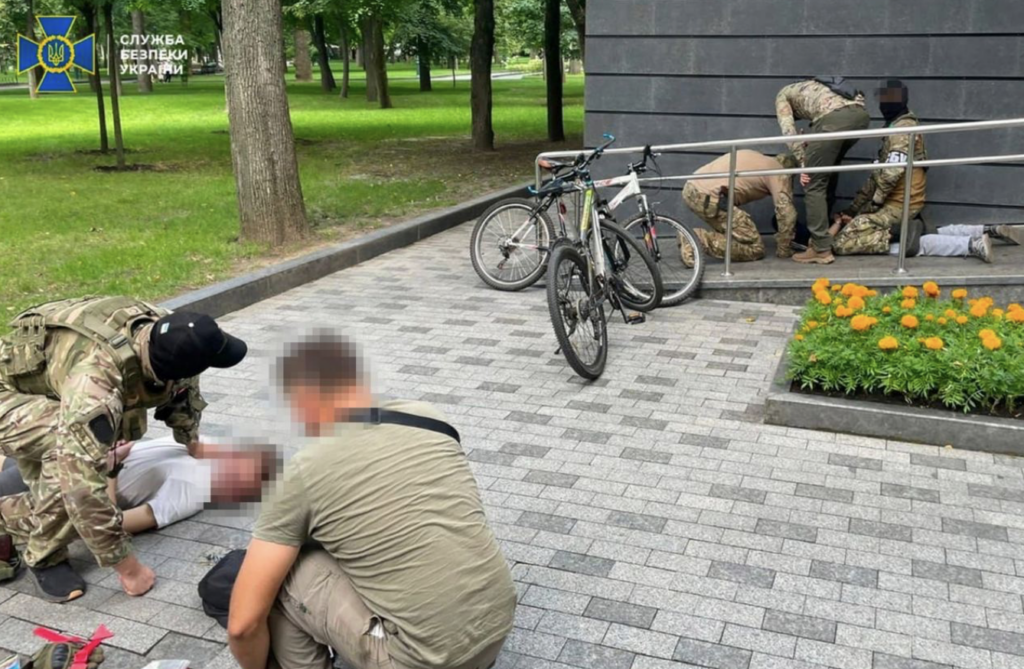 У Харкові затримали ворожих інформаторів