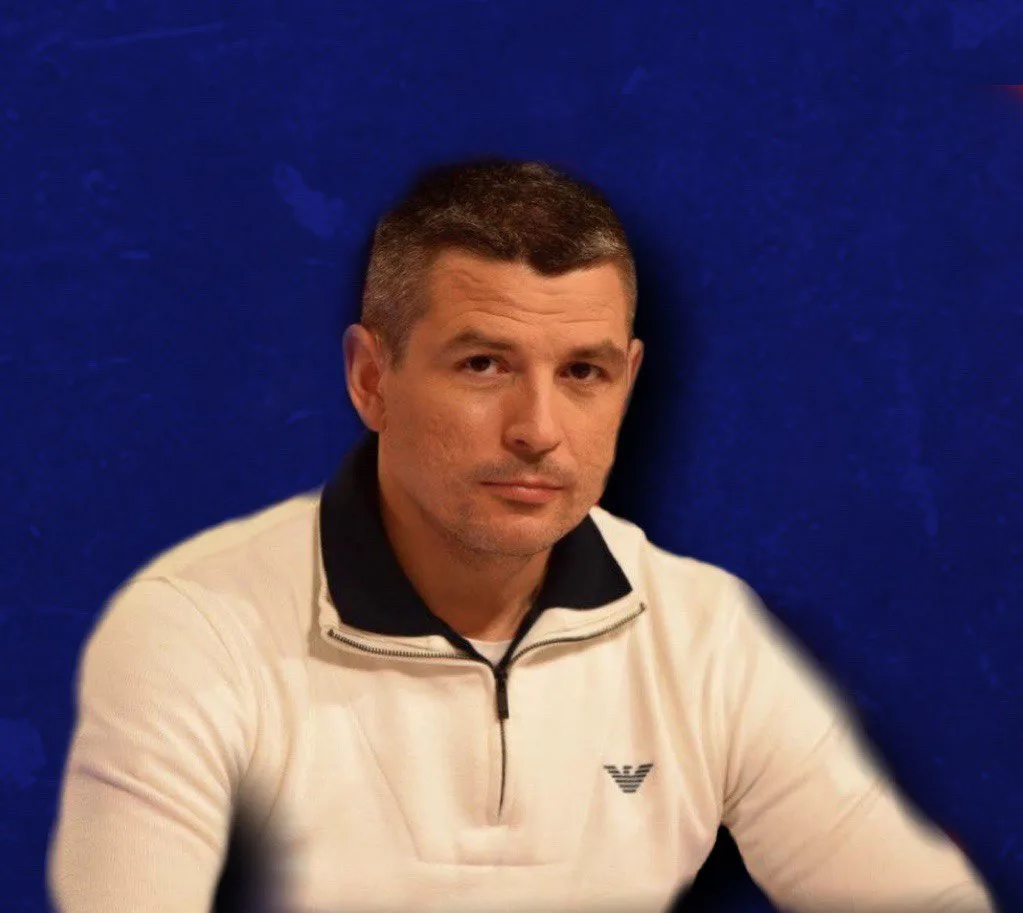 Автор Валентин Гладких